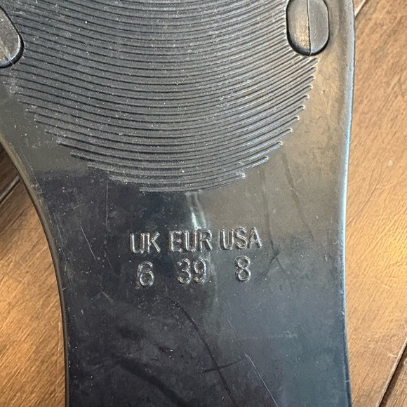 Black Slide Sandals with Chain Detail size 6 - Picture 6 of 6